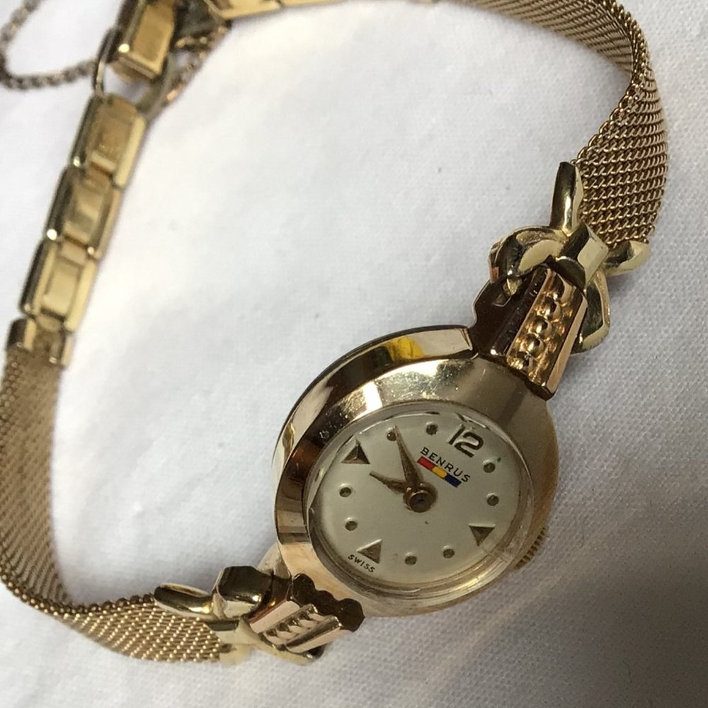 Benrus - Vintage Elegant Ladies Gold Watch With Box - Gem